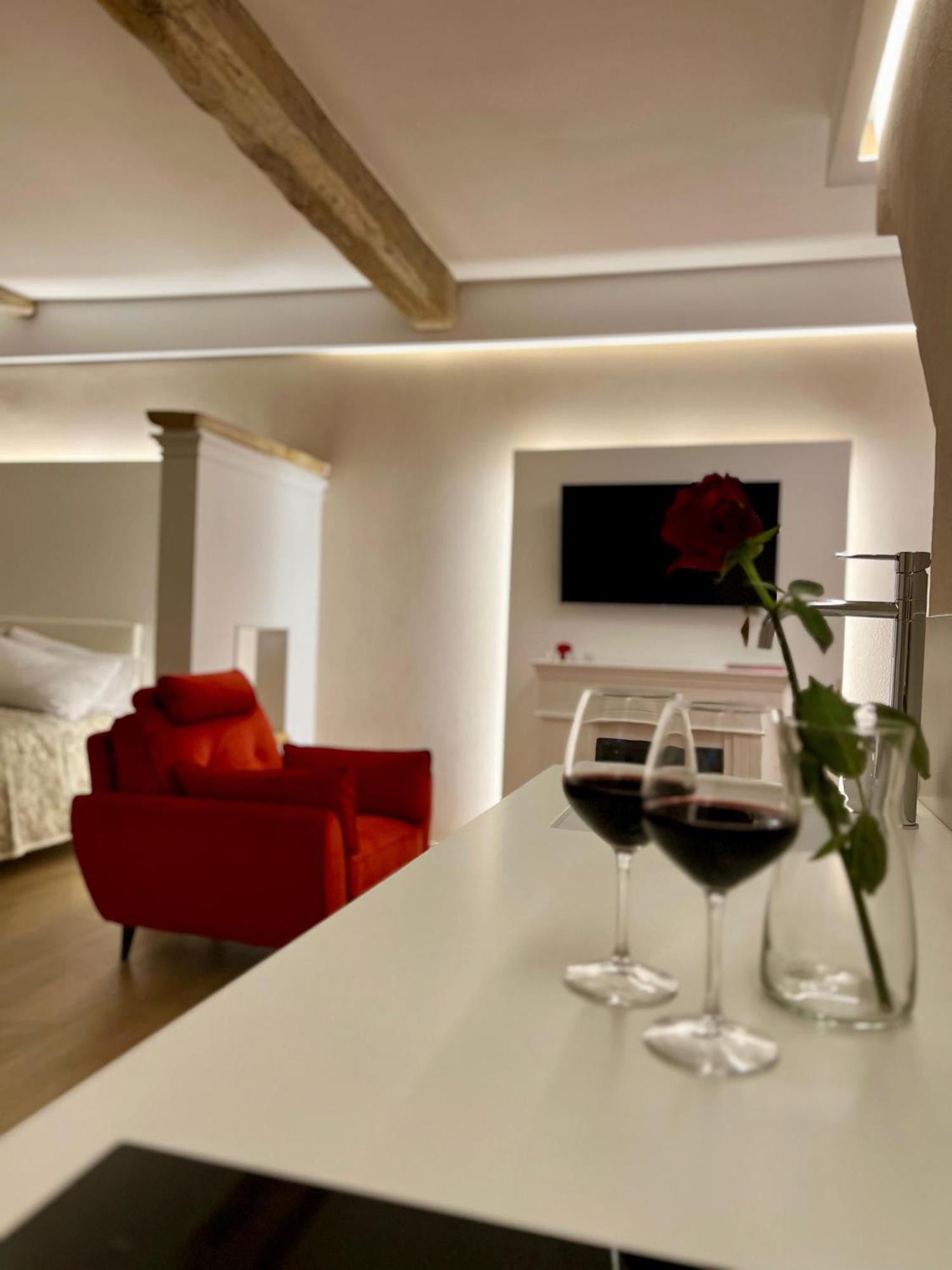 Elena'S Suite Sutri Eksteriør billede