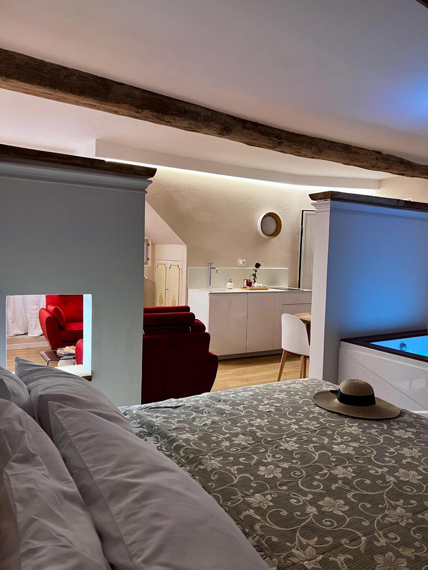 Elena'S Suite Sutri Eksteriør billede